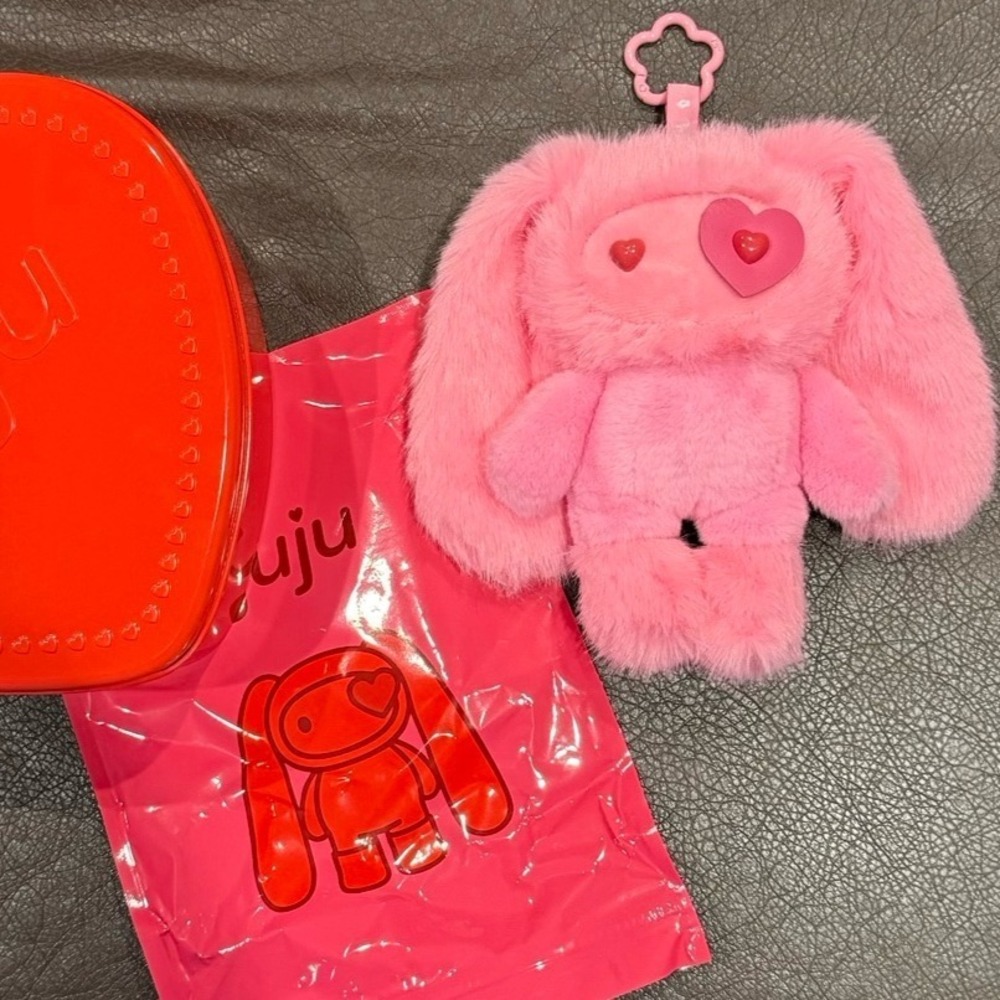 CJ Hendry Juju Valentine's Day Edition Tessa Pink Plush Keychain * NIB *